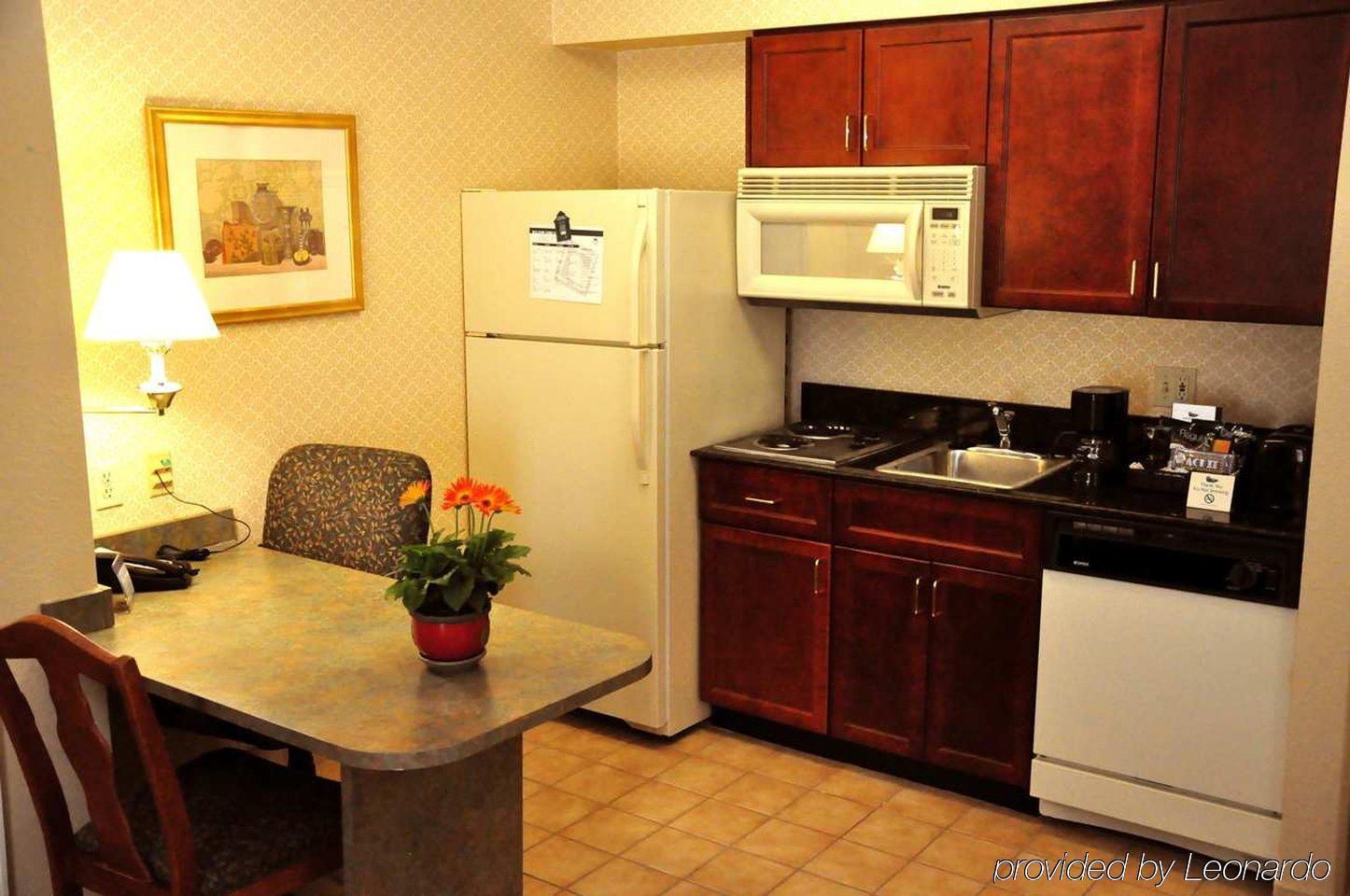 Homewood Suites By Hilton Charlotte Airport Rom bilde